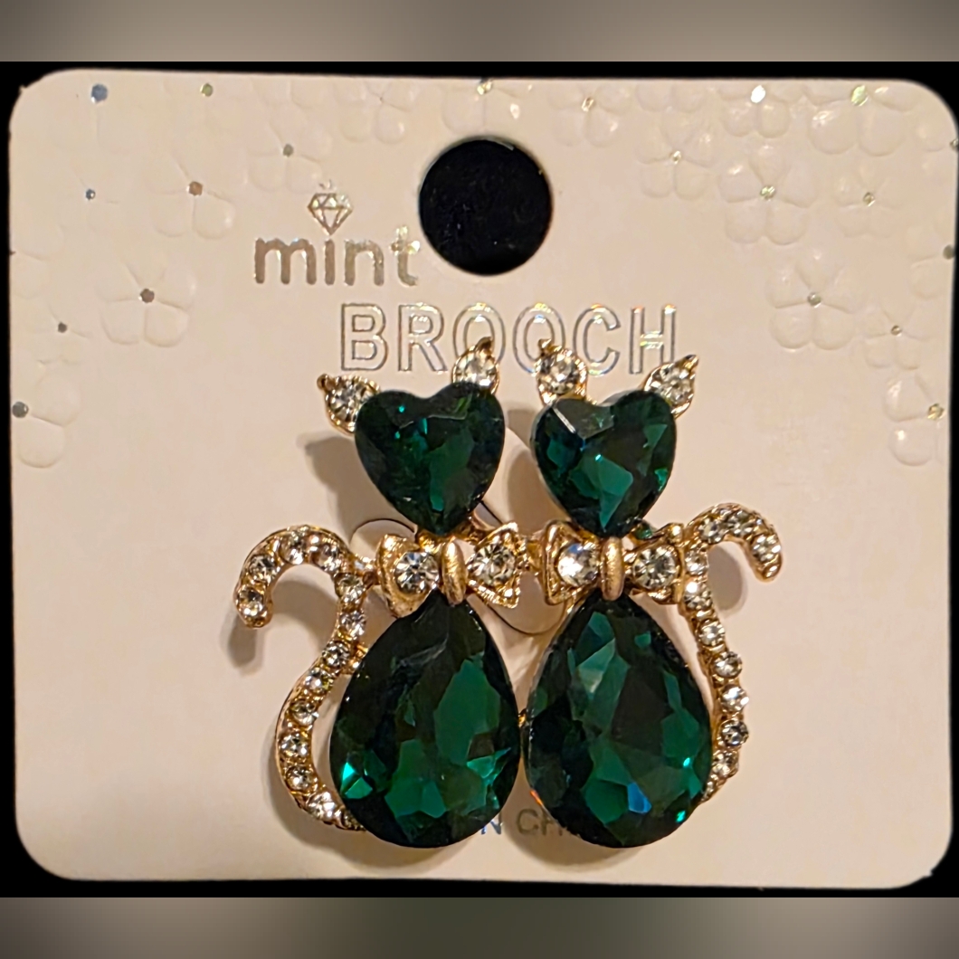 Green Twin Cat Brooch 6$